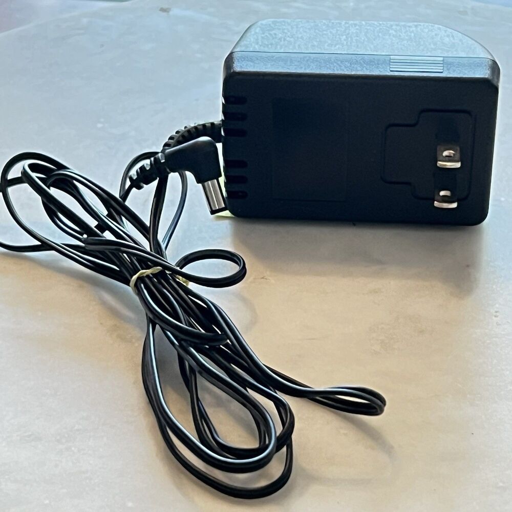 Genuine DVE 7.5W AC/DC Power Adapter DV-0751AS Class 2 Transformer 7.5V 1A